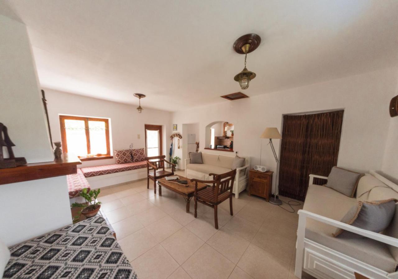 Santa Cruz Country Cottage Kallithea  ภายนอก รูปภาพ