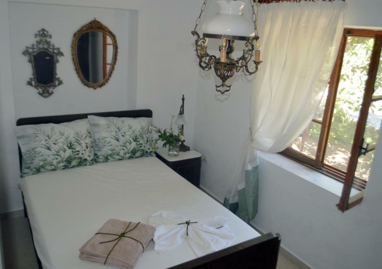 Santa Cruz Country Cottage Kallithea  ภายนอก รูปภาพ